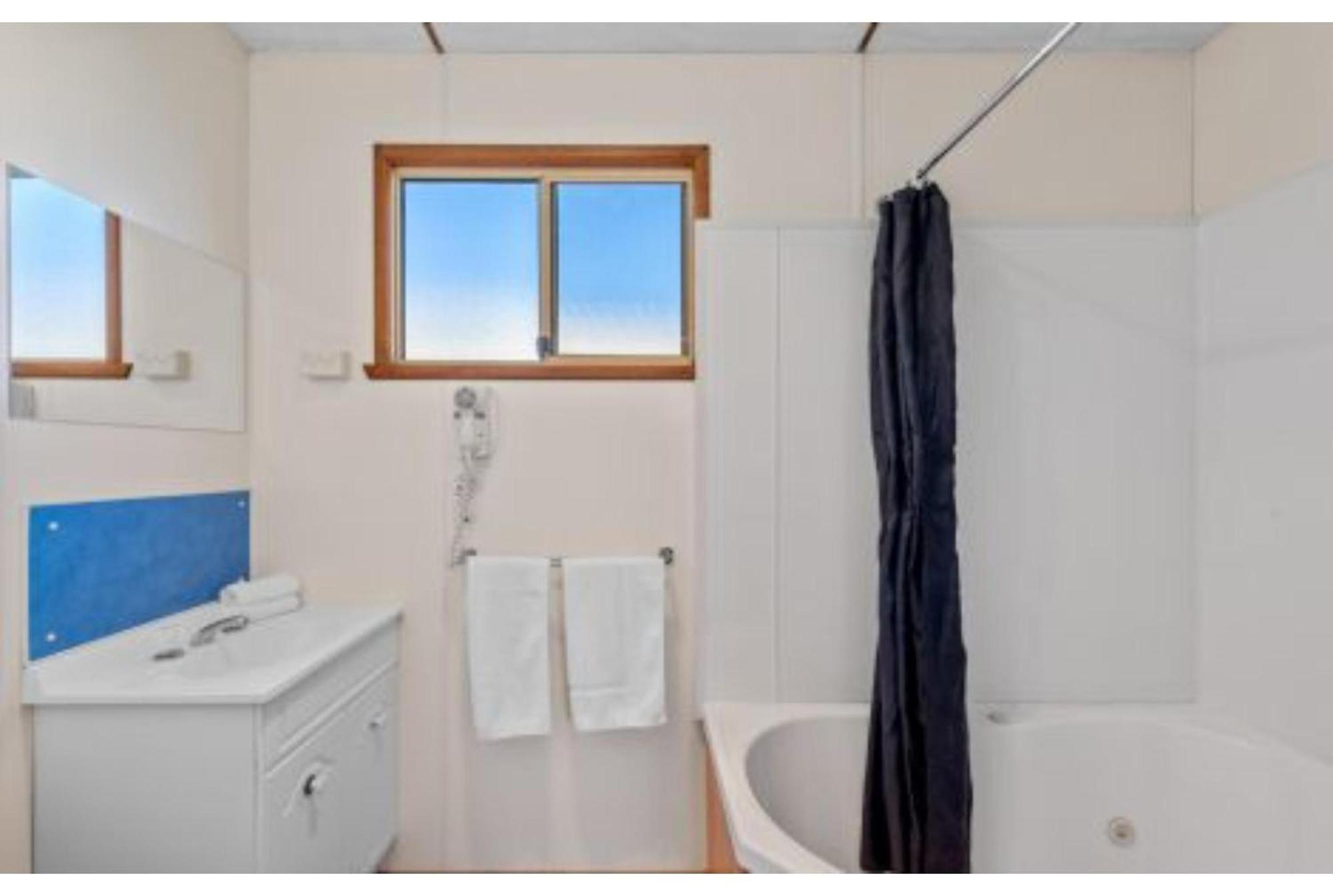 Discovery Parks - Hadspen Room photo