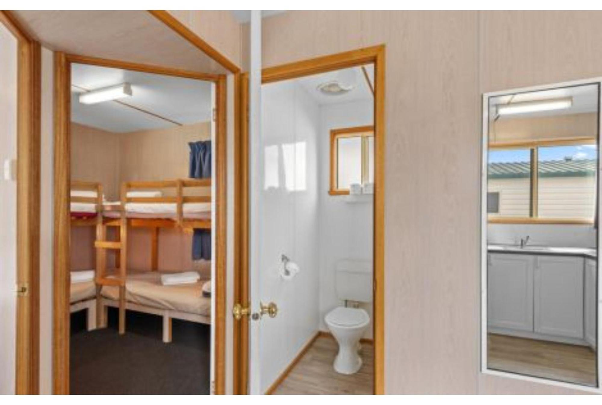 Discovery Parks - Hadspen Room photo